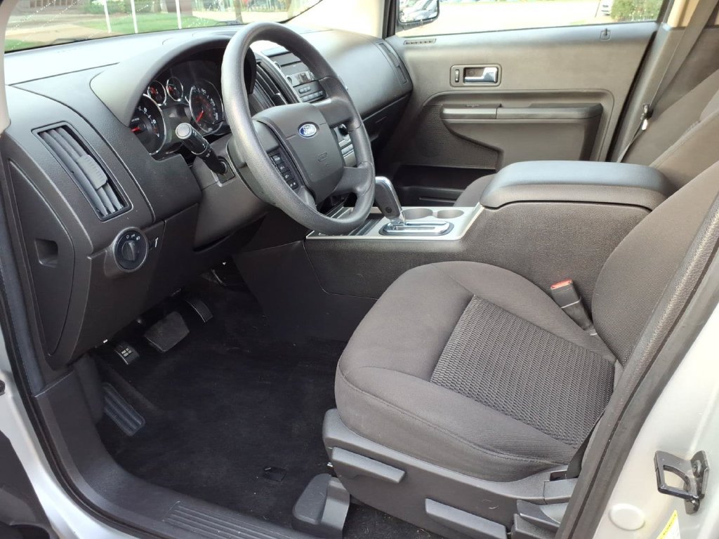 Used 2010 Ford Edge SE FWD image 10