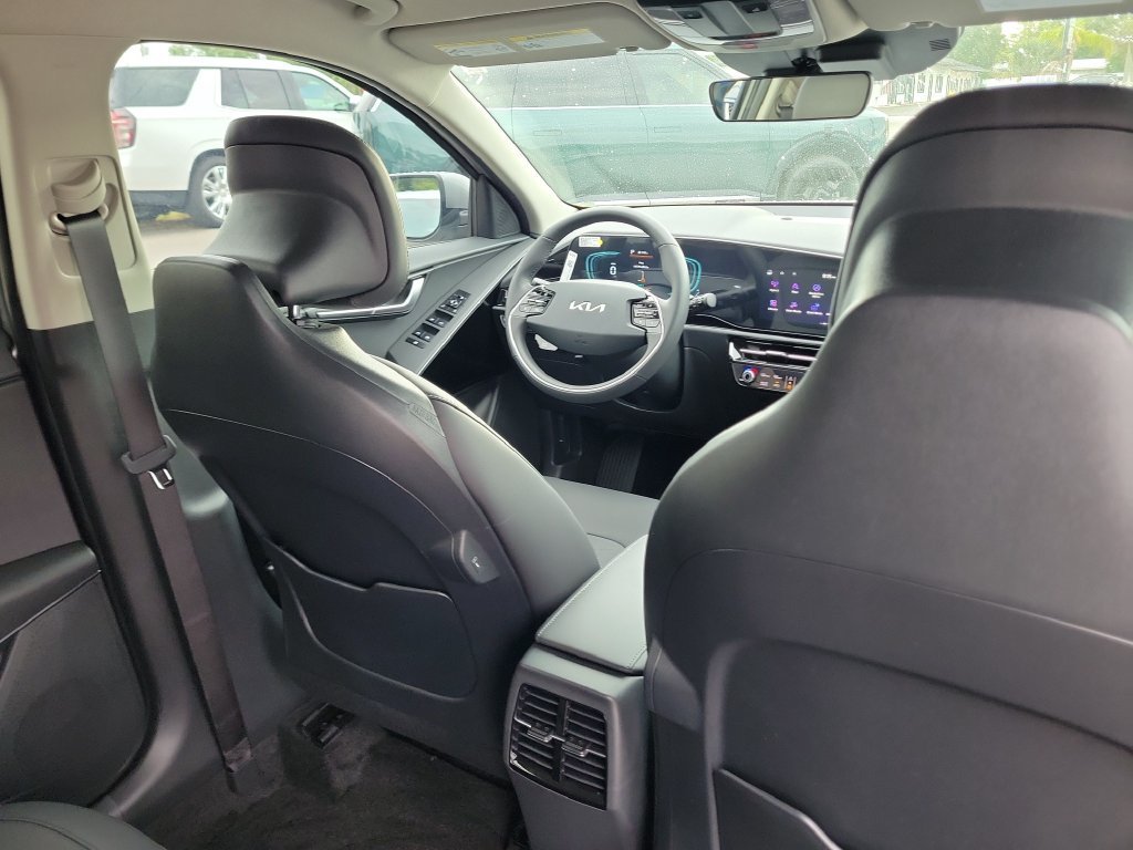 New 2026 Kia Niro EX FWD image 13