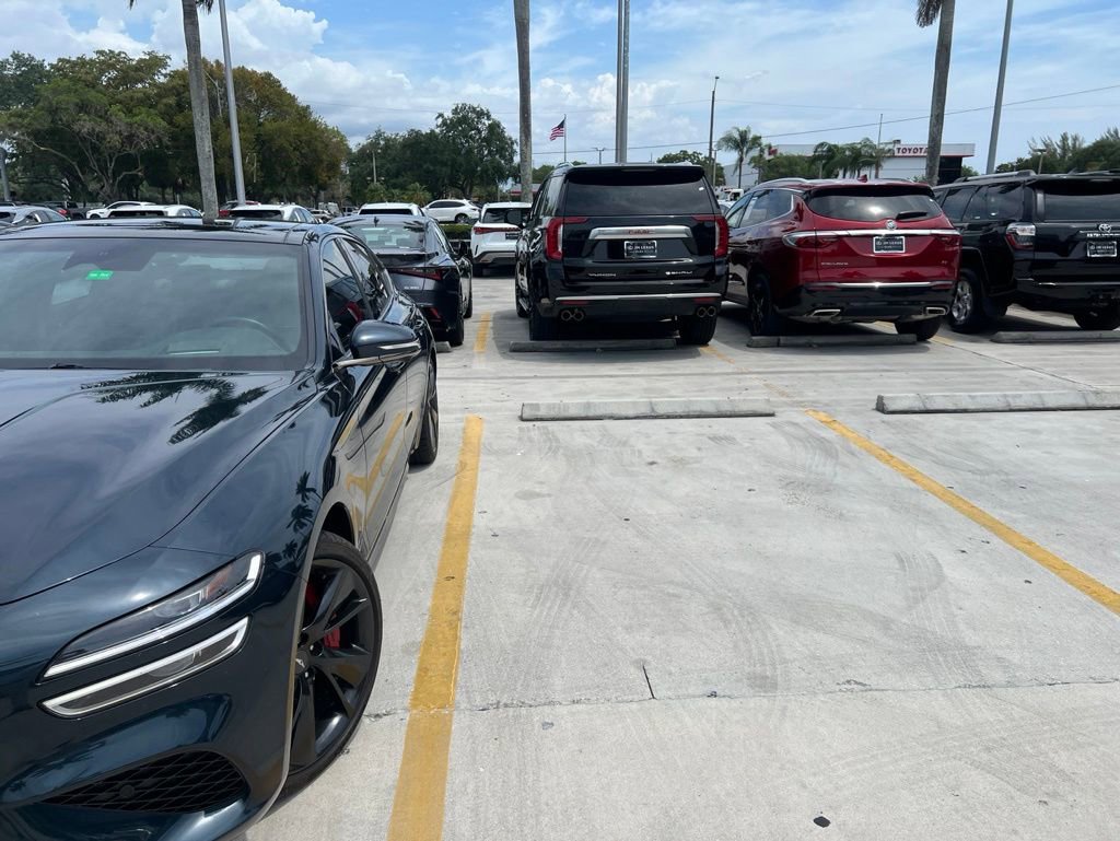 Used 2022 Genesis G70 3.3T RWD image 6