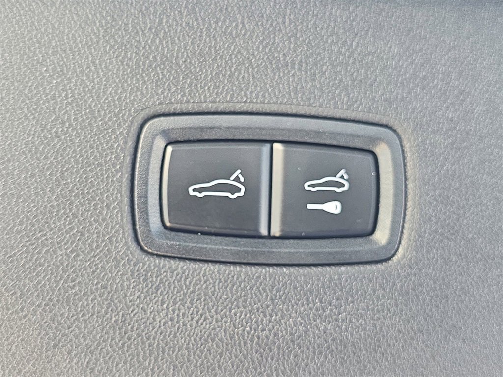 Certified 2025 Porsche Cayenne image 18