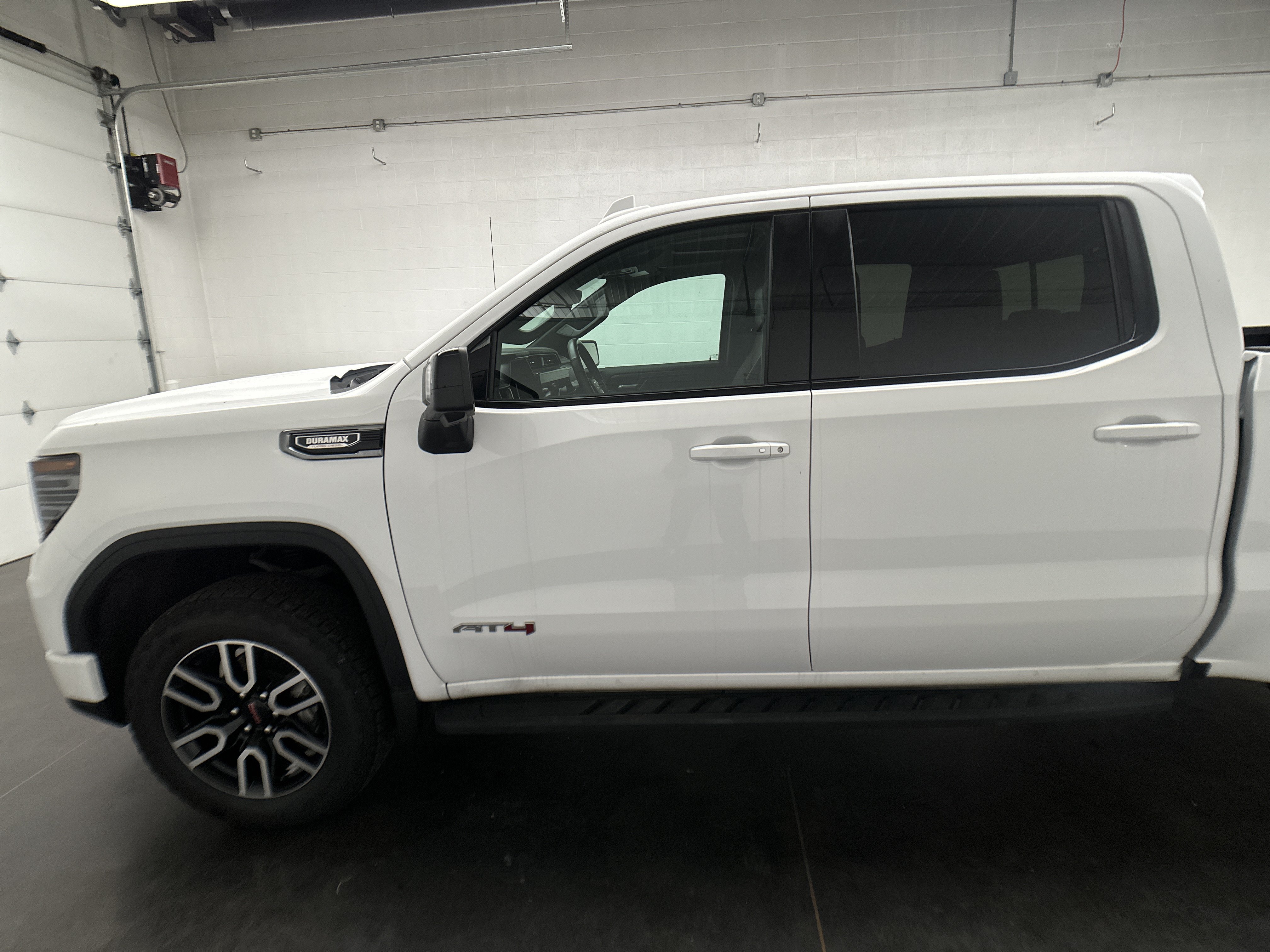 Used 2026 GMC Sierra 1500 AT4 w/ AT4 Premium Package AWD/4WD image 7