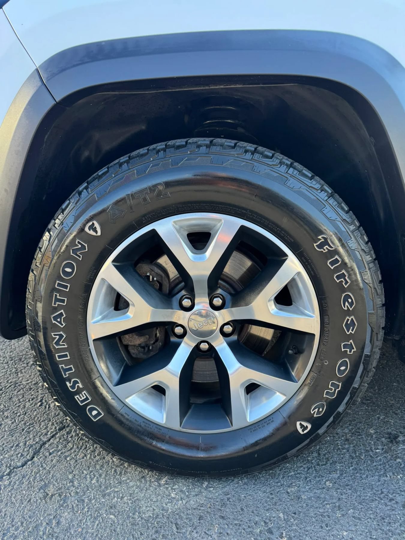 Used 2015 Jeep Cherokee Trailhawk w/ Comfort/Convenience Group AWD/4WD image 12