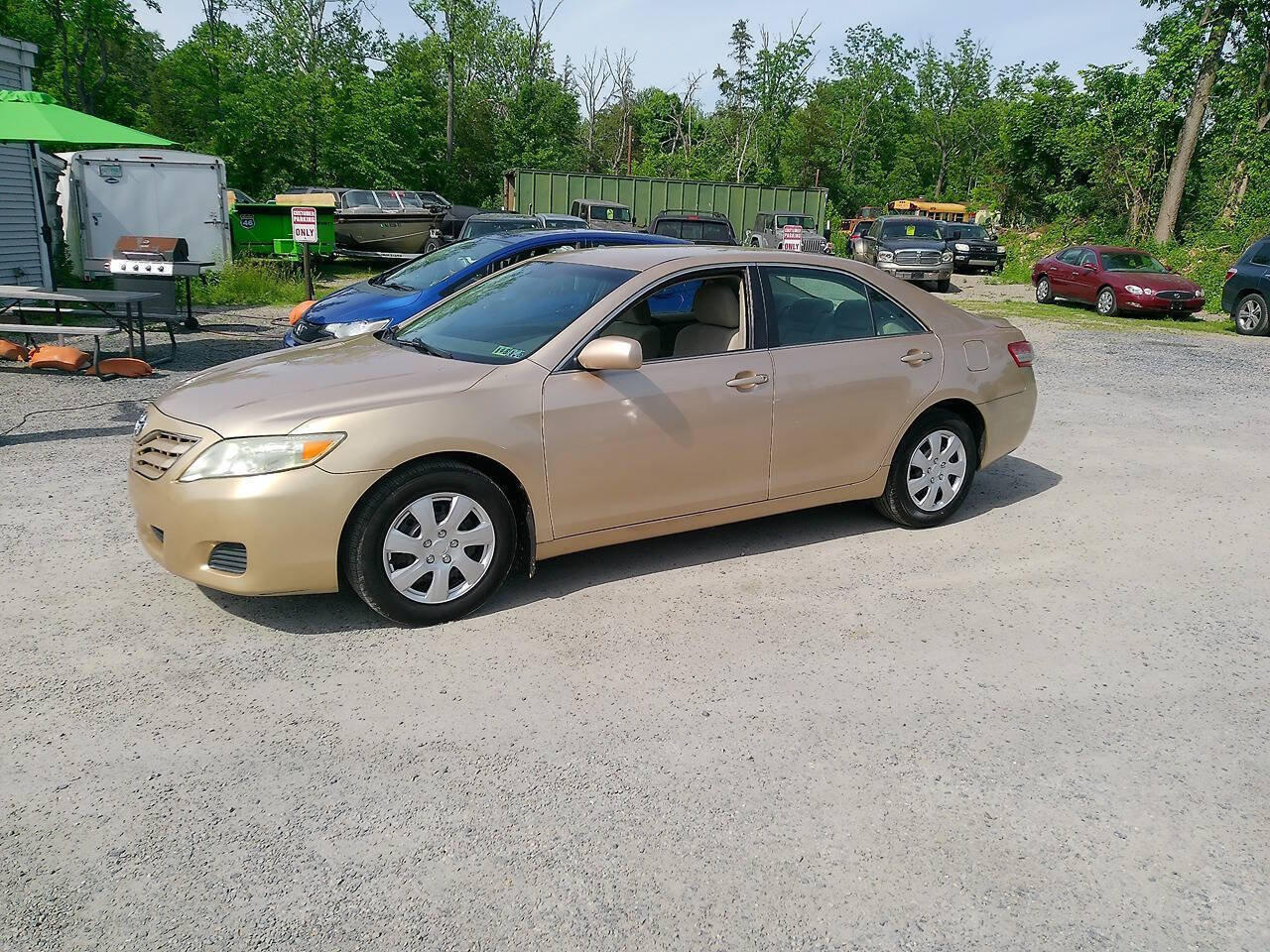Used 2010 Toyota Camry LE FWD image 17