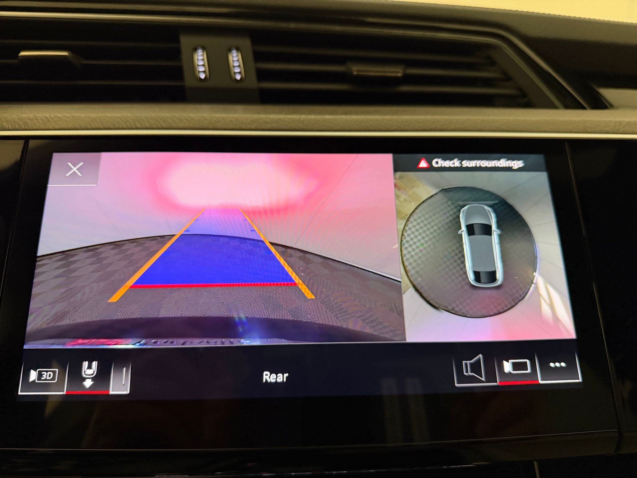 Certified 2024 Audi Q8 e-tron Premium Plus AWD/4WD image 21