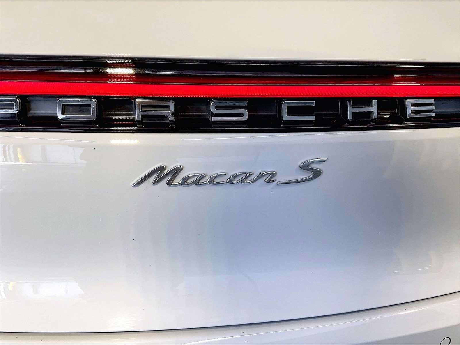 Certified 2021 Porsche Macan S AWD/4WD image 35