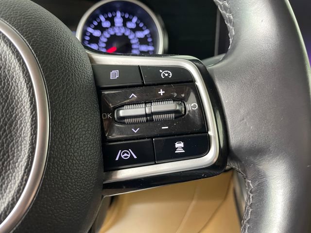 Used 2022 Kia Carnival EX FWD image 10