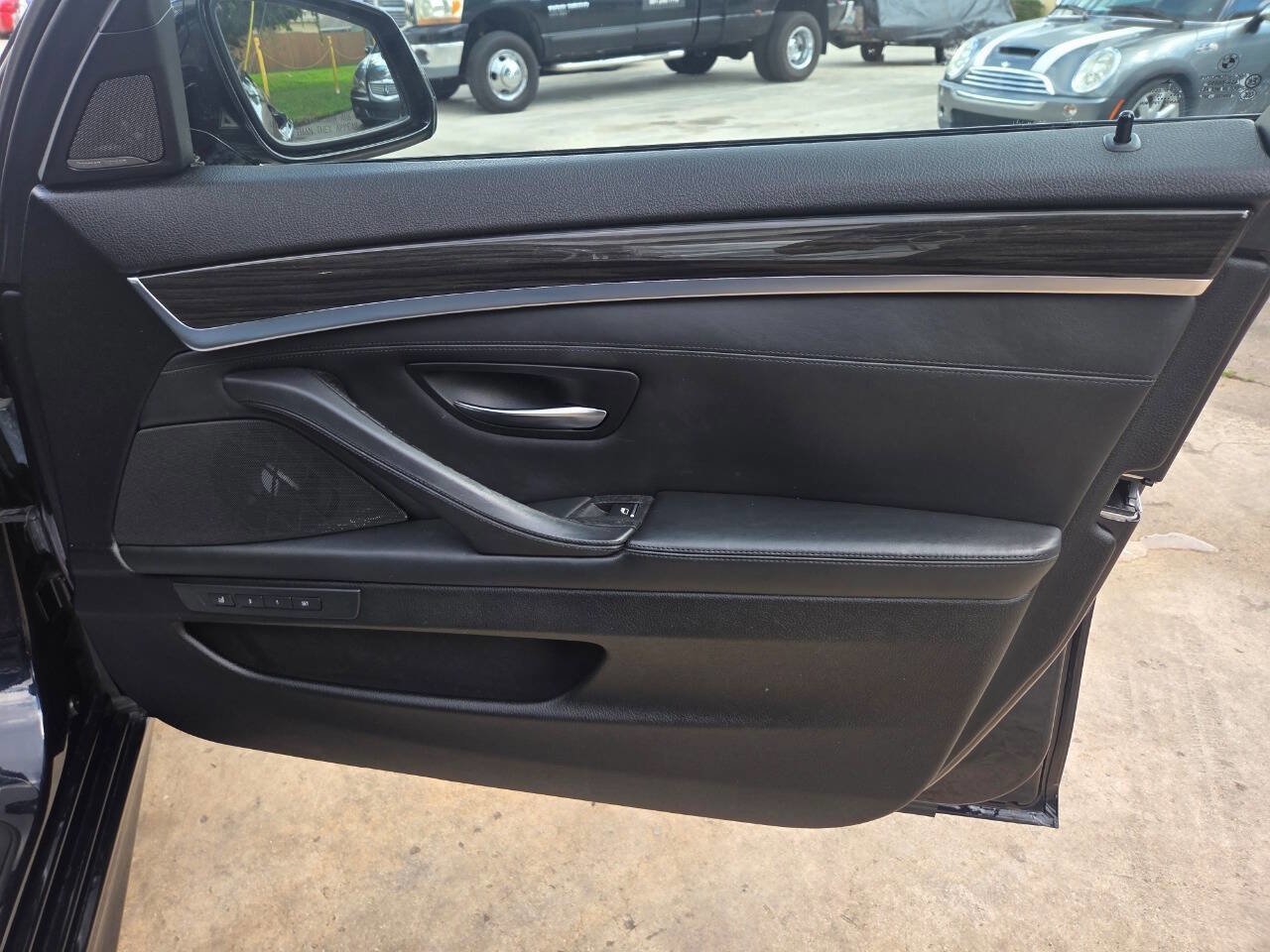 Used 2015 BMW 550i Sedan image 22