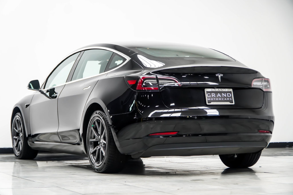 Used 2019 Tesla Model 3 Mid Range RWD image 12