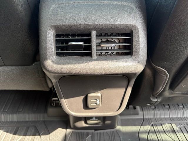 Certified 2024 GMC Terrain SLT w/ Infotainment Package II image 18