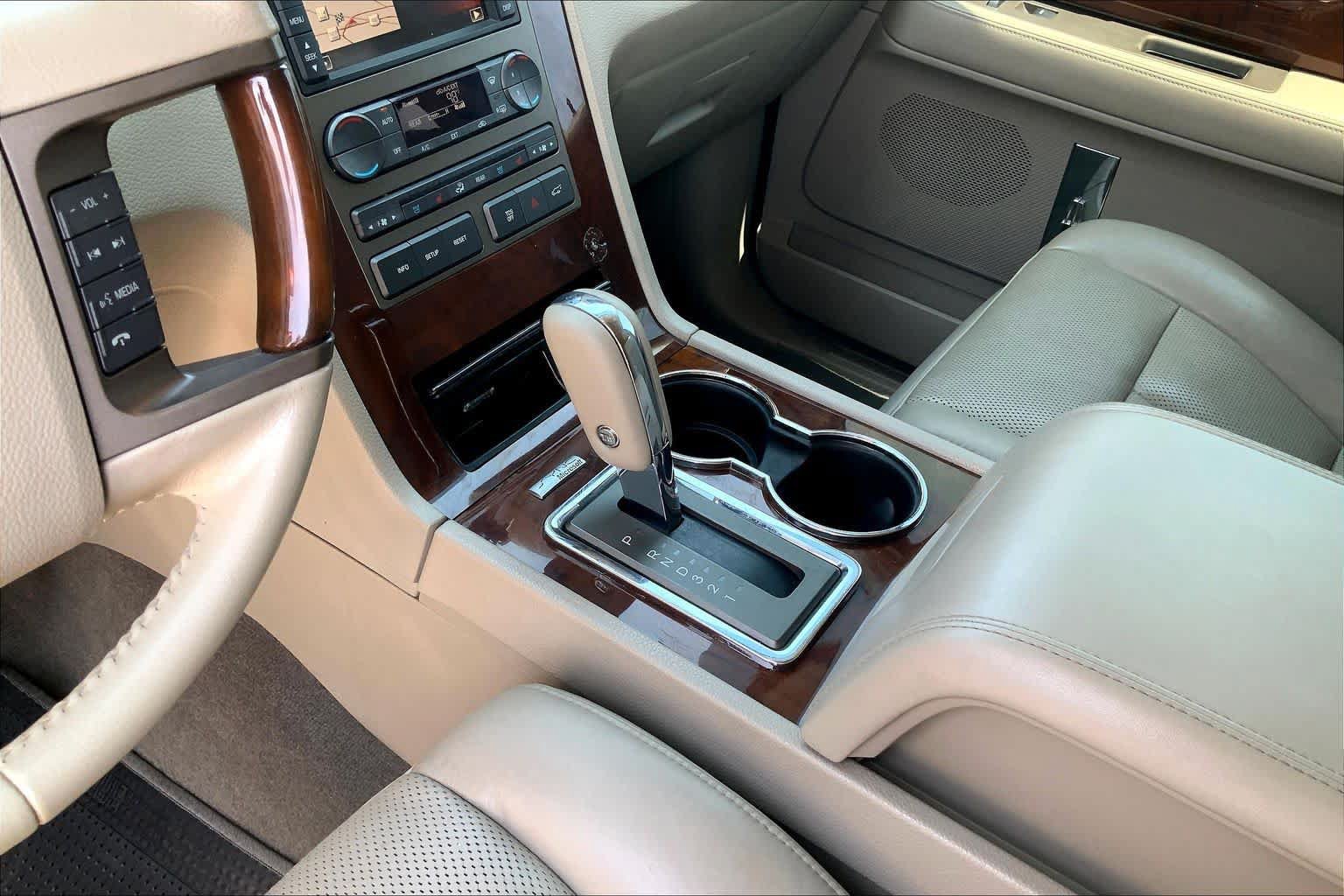 Used 2013 Lincoln Navigator 2WD w/ HD Trailer Tow Pkg image 16