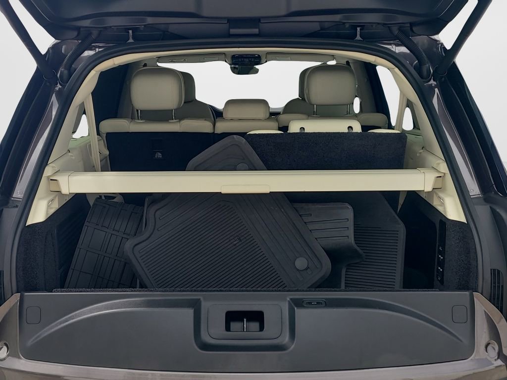 Used 2023 Land Rover Range Rover Long Wheelbase SE image 15