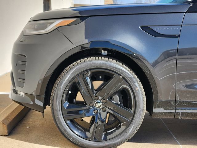 Used 2026 Land Rover Discovery Limited Edition image 6