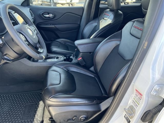 Used 2022 Jeep Cherokee Trailhawk w/ Comfort/Convenience Group AWD/4WD image 17