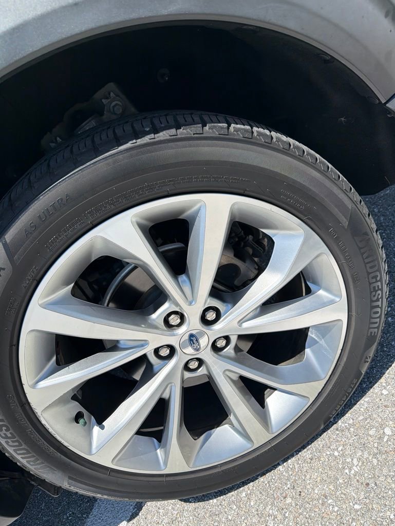 Used 2021 Ford Explorer Platinum w/ Equipment Group 601A AWD/4WD image 10