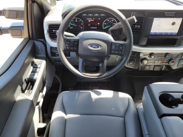 New 2025 Ford F450 XL w/ XL Chrome Package image 31