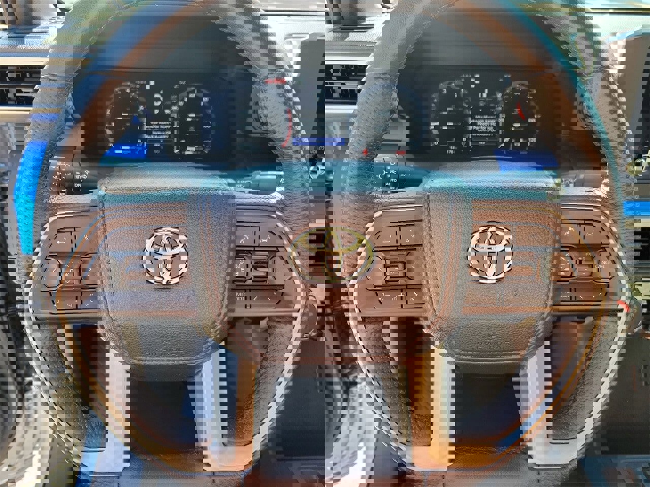 Used 2025 Toyota Tacoma TRD Off-Road image 18