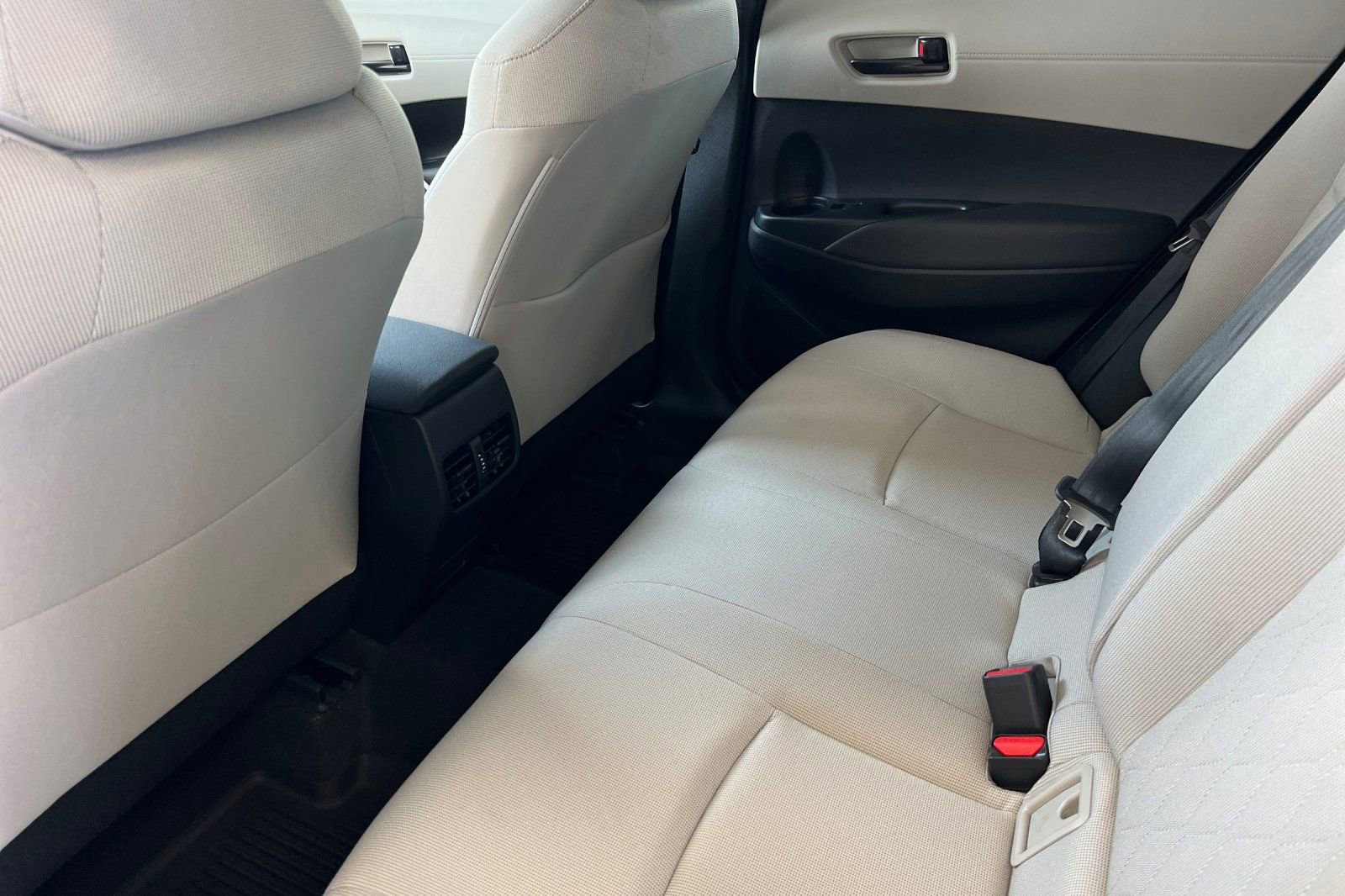 Certified 2025 Toyota Corolla Cross LE image 9