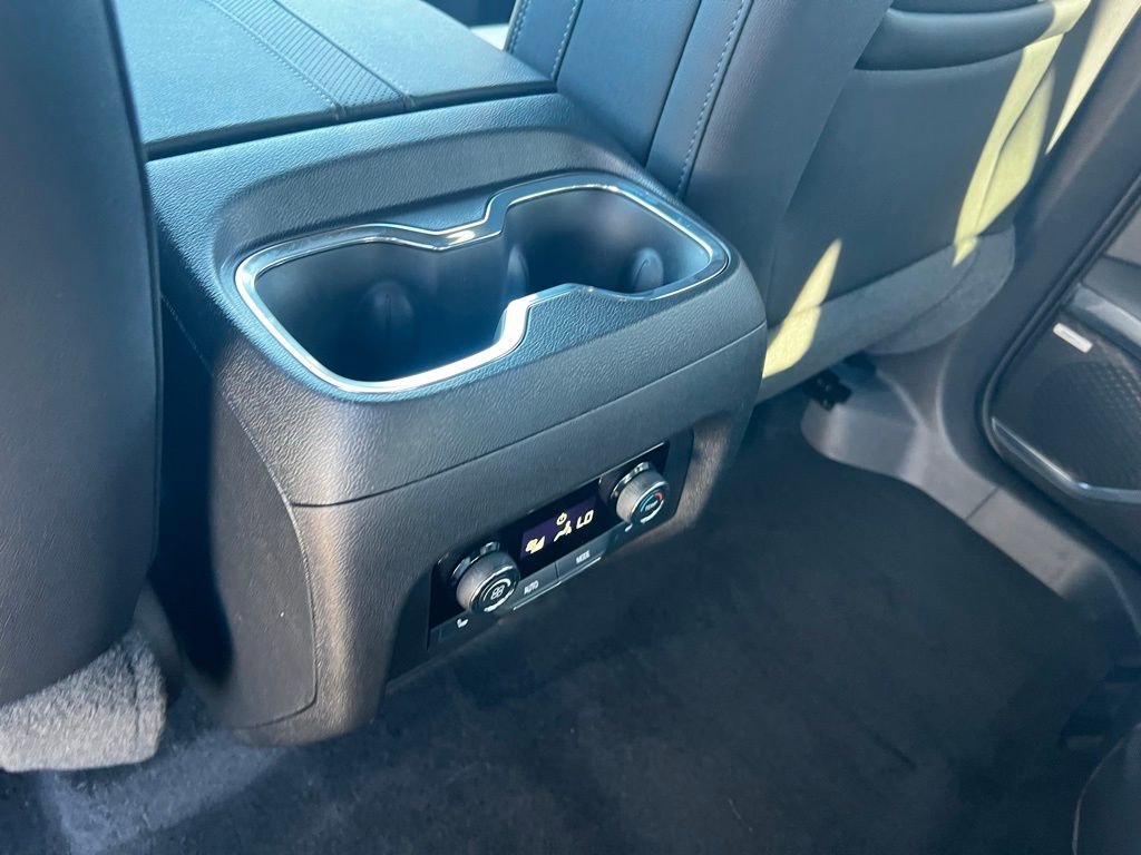 Used 2025 Chevrolet Traverse High Country image 59