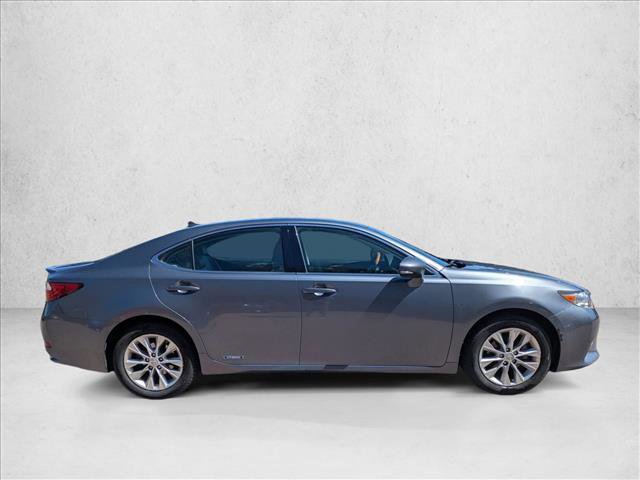 Used 2014 Lexus ES 300h w/ Luxury Package w/Bamboo Trim image 4