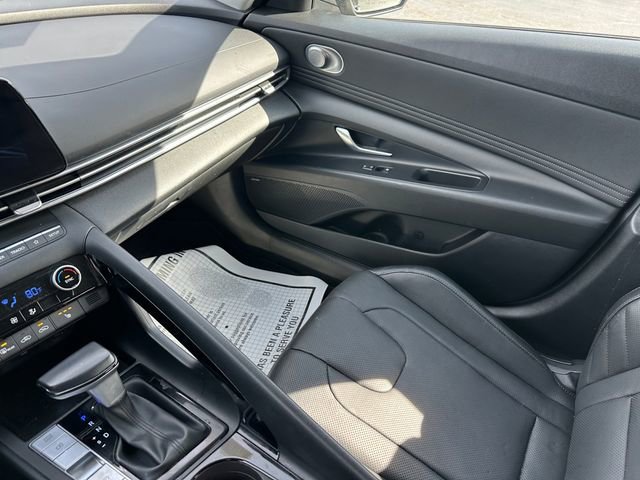 Used 2022 Hyundai Elantra Limited image 29