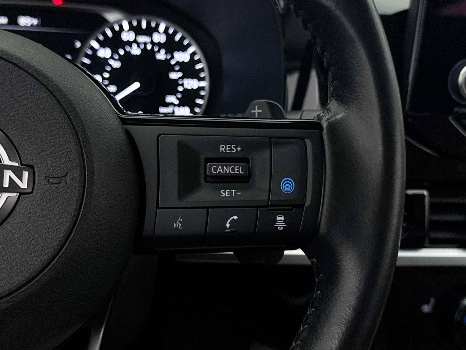 Used 2022 Nissan Pathfinder SV FWD image 35