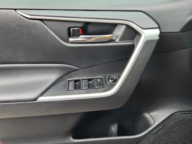 Used 2019 Toyota RAV4 XLE image 29