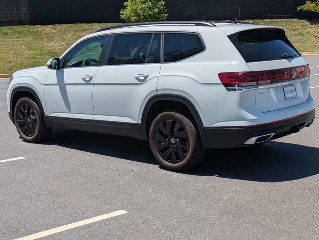 Used 2024 Volkswagen Atlas SE w/ Black Wheel Package FWD image 6