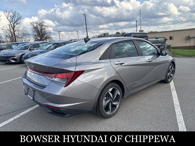 Used 2023 Hyundai Elantra SEL w/ Convenience Package image 7