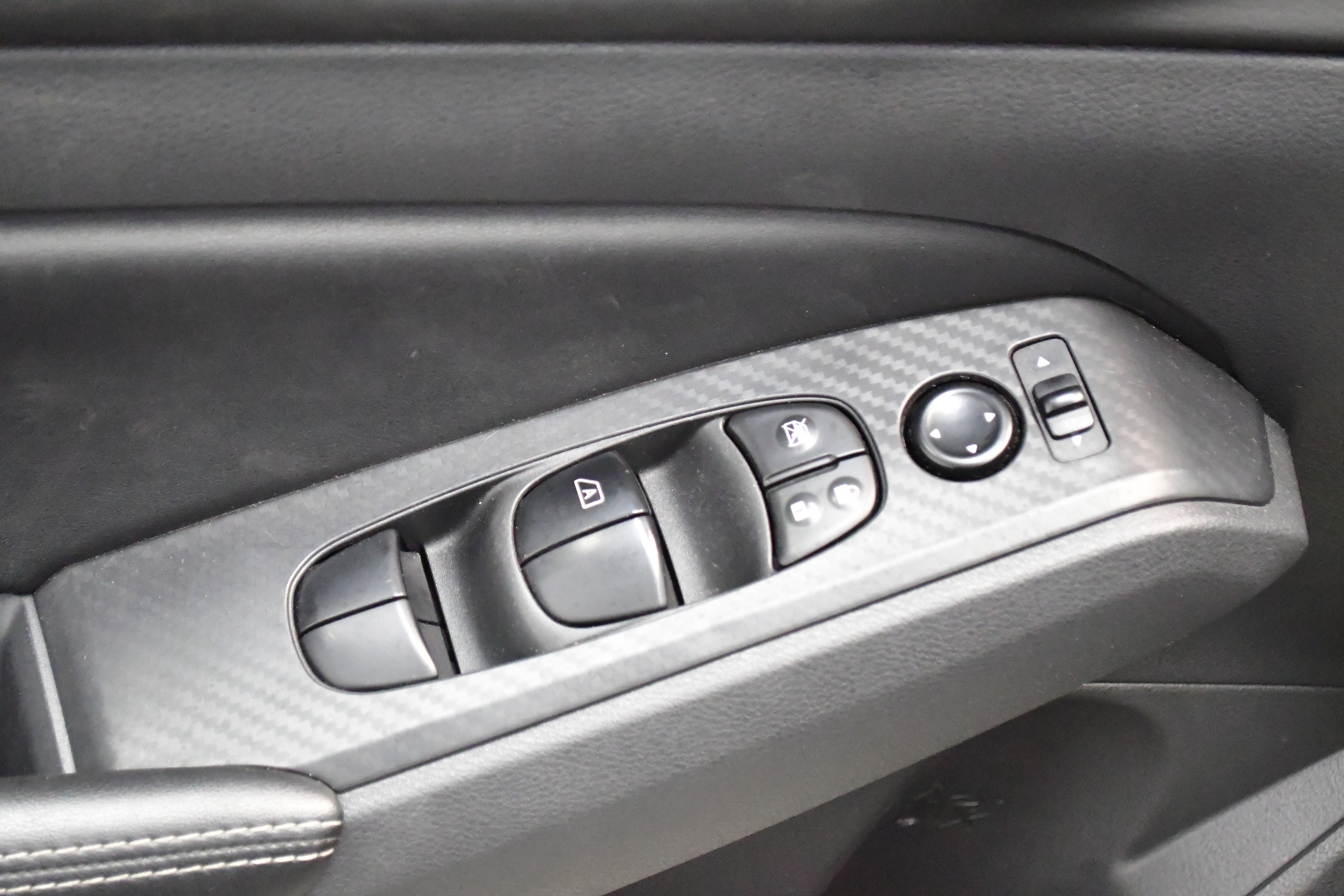 Used 2025 Nissan Altima 2.5 SV FWD image 15