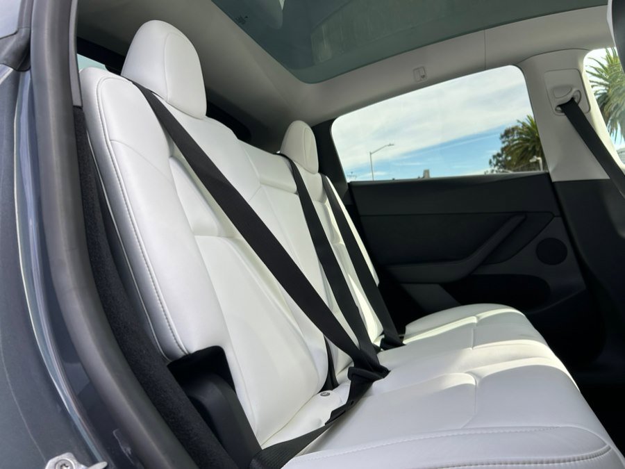 Used 2023 Tesla Model Y Long Range image 44