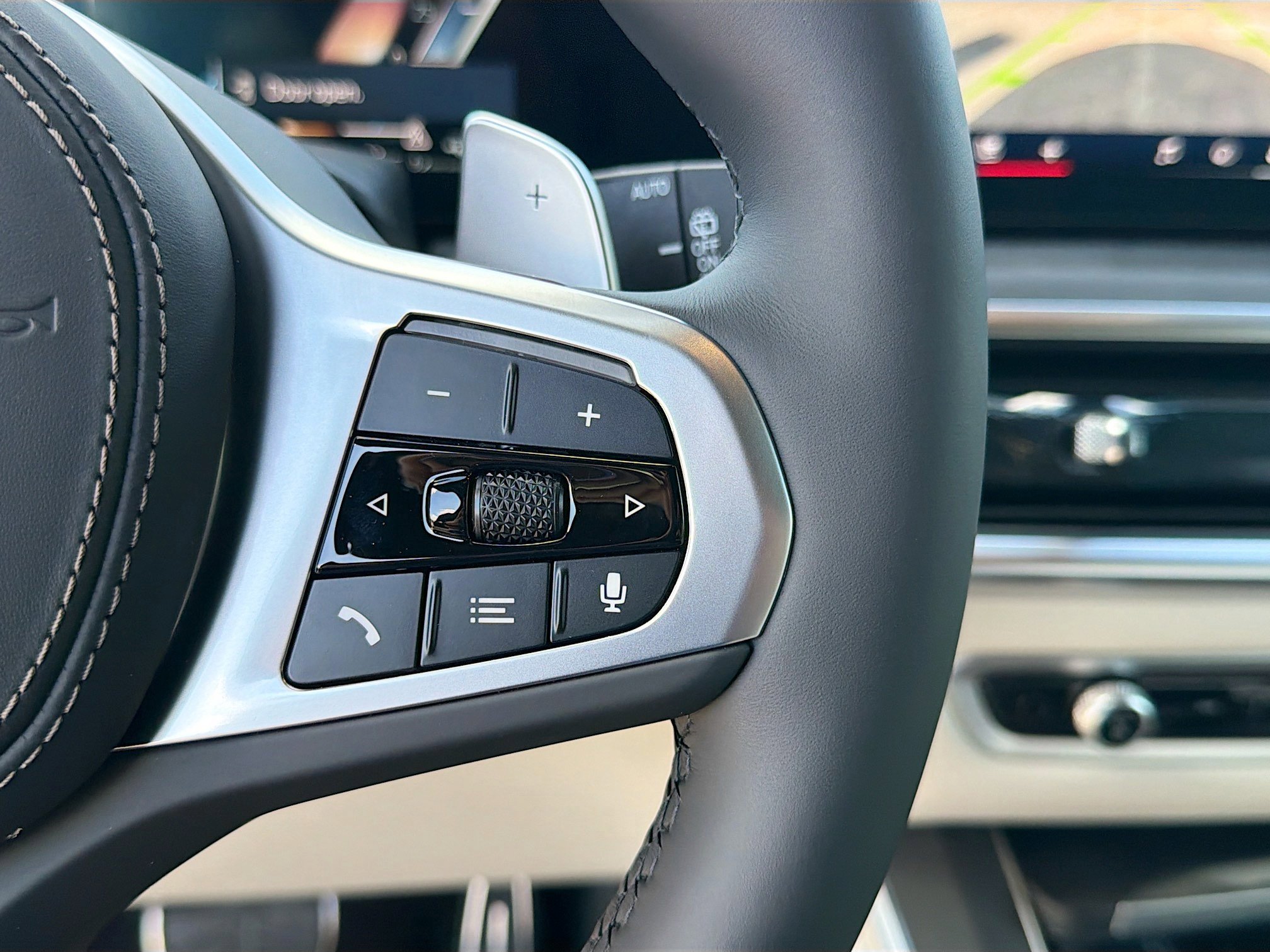 New 2026 BMW X5 xDrive50e w/ Executive Package image 39