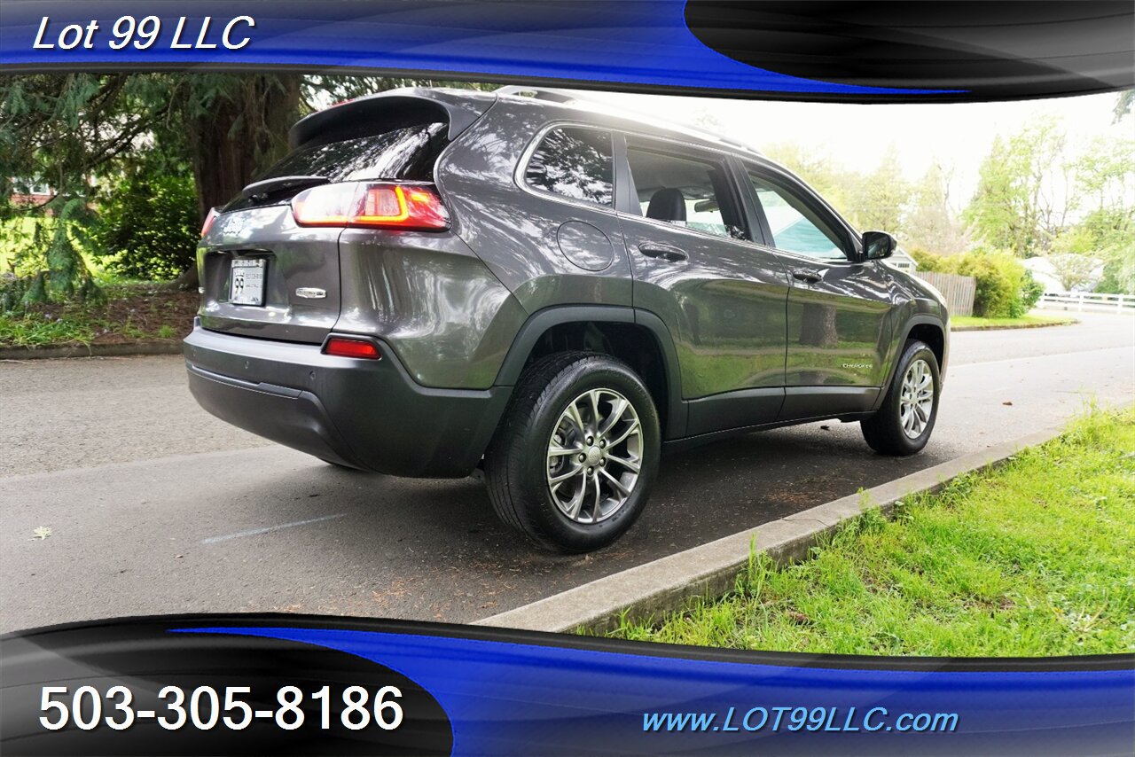 Used 2019 Jeep Cherokee Latitude Plus w/ Cold Weather Group AWD/4WD image 9