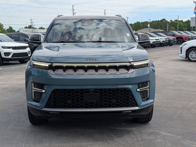New 2026 Jeep Grand Wagoneer Summit AWD/4WD image 3