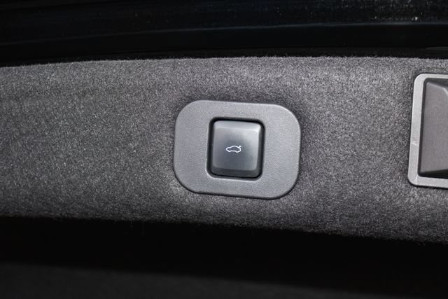 Used 2017 Lincoln Continental Select FWD image 28