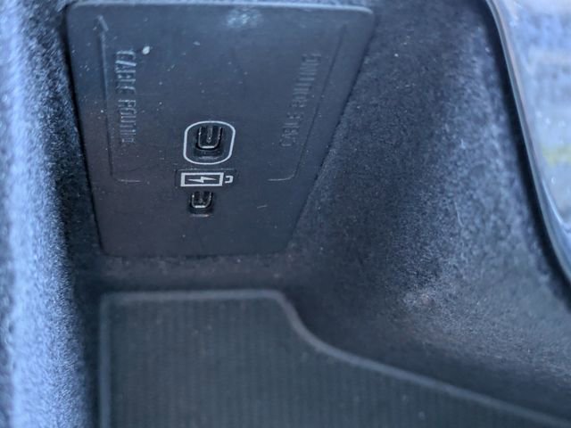 Used 2023 Volvo XC60 B5 Plus image 31