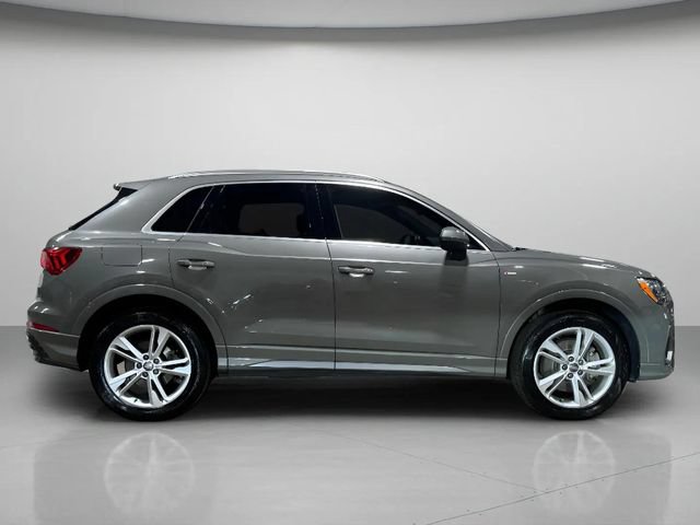 Used 2020 Audi Q3 2.0T Premium w/ Convenience Package AWD/4WD image 2