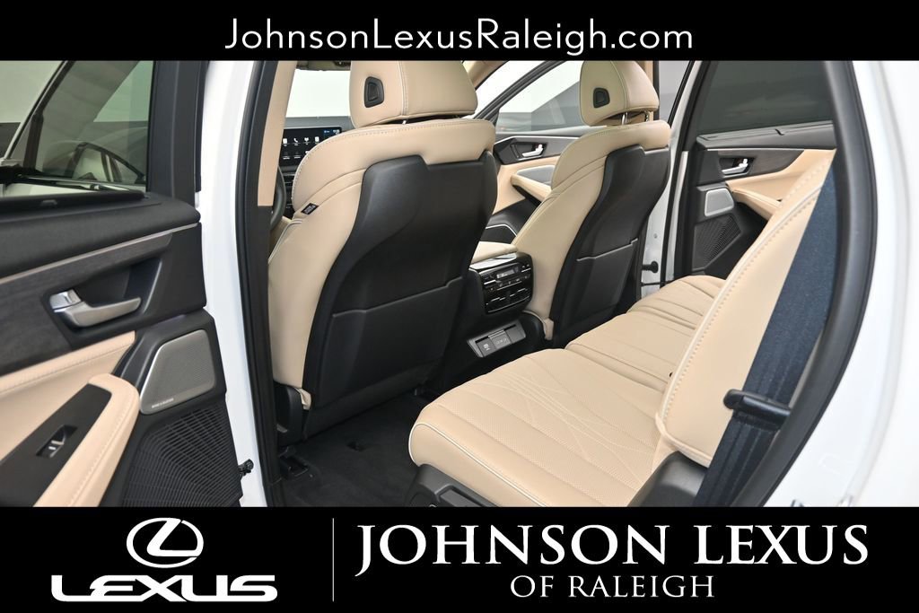 Used 2026 Acura MDX SH-AWD w/ Advance Package image 12
