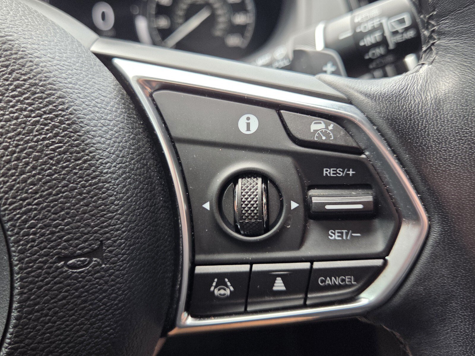 Used 2024 Acura RDX w/ Technology Package AWD/4WD image 26