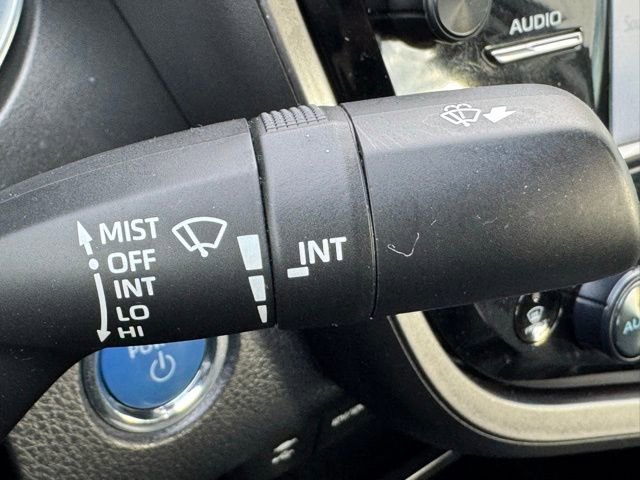 Used 2018 Toyota Camry LE image 28