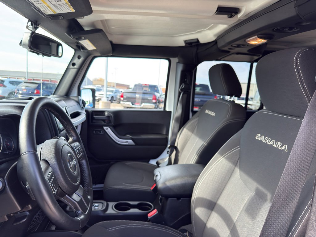 Used 2016 Jeep Wrangler Unlimited Sahara image 22