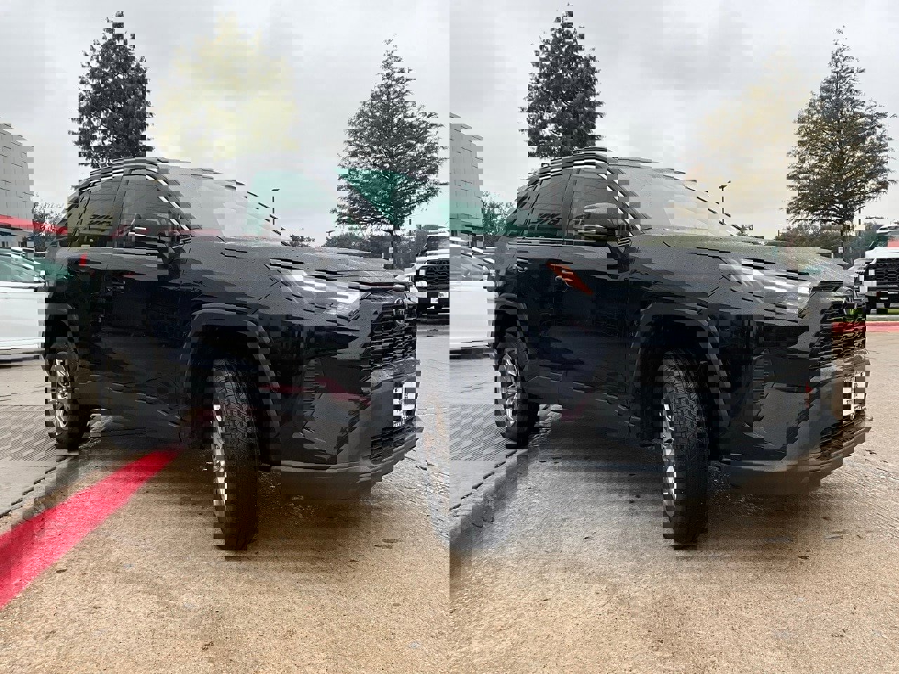 Used 2024 Toyota RAV4 XLE image 5