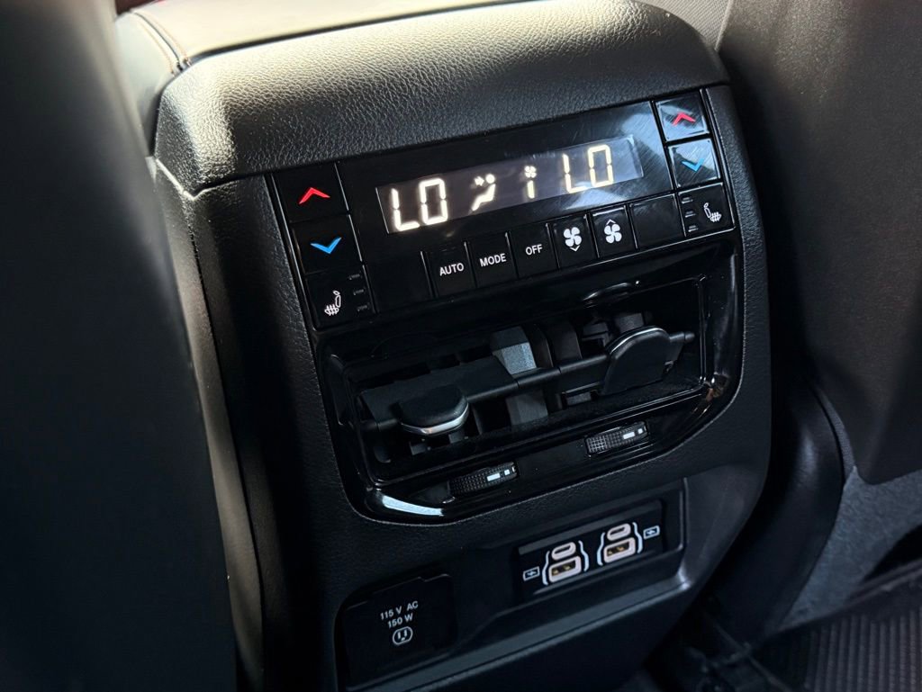 Used 2023 Jeep Grand Cherokee Summit w/ Luxury Tech Group V image 22