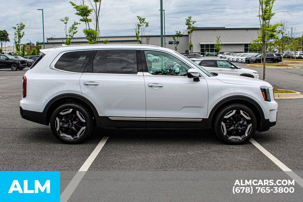 Used 2025 Kia Telluride S FWD image 9