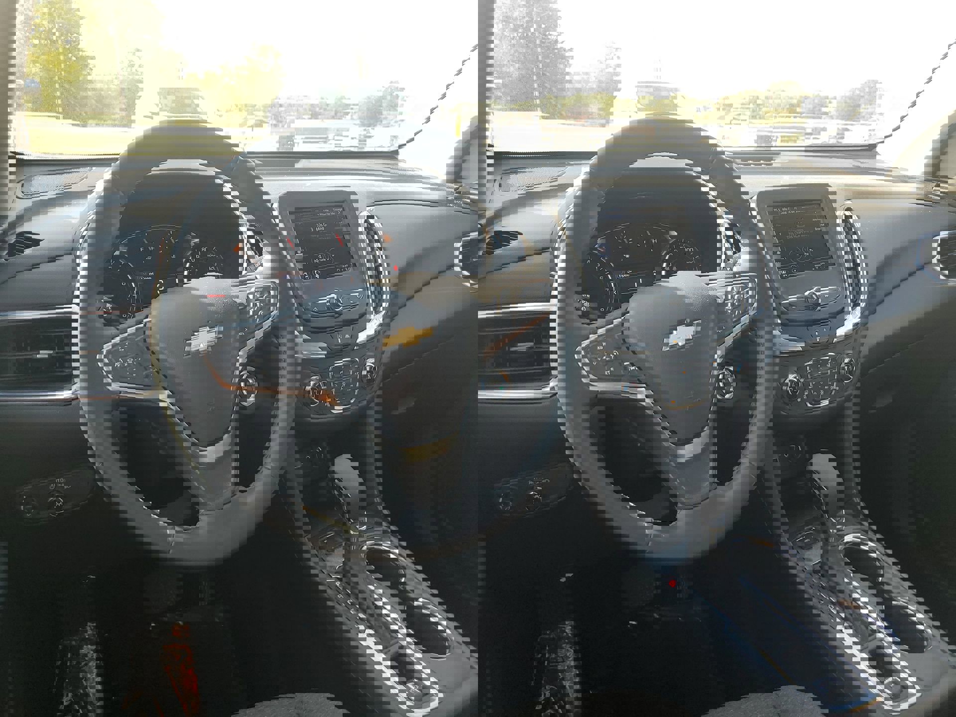 Used 2023 Chevrolet Equinox LT image 19