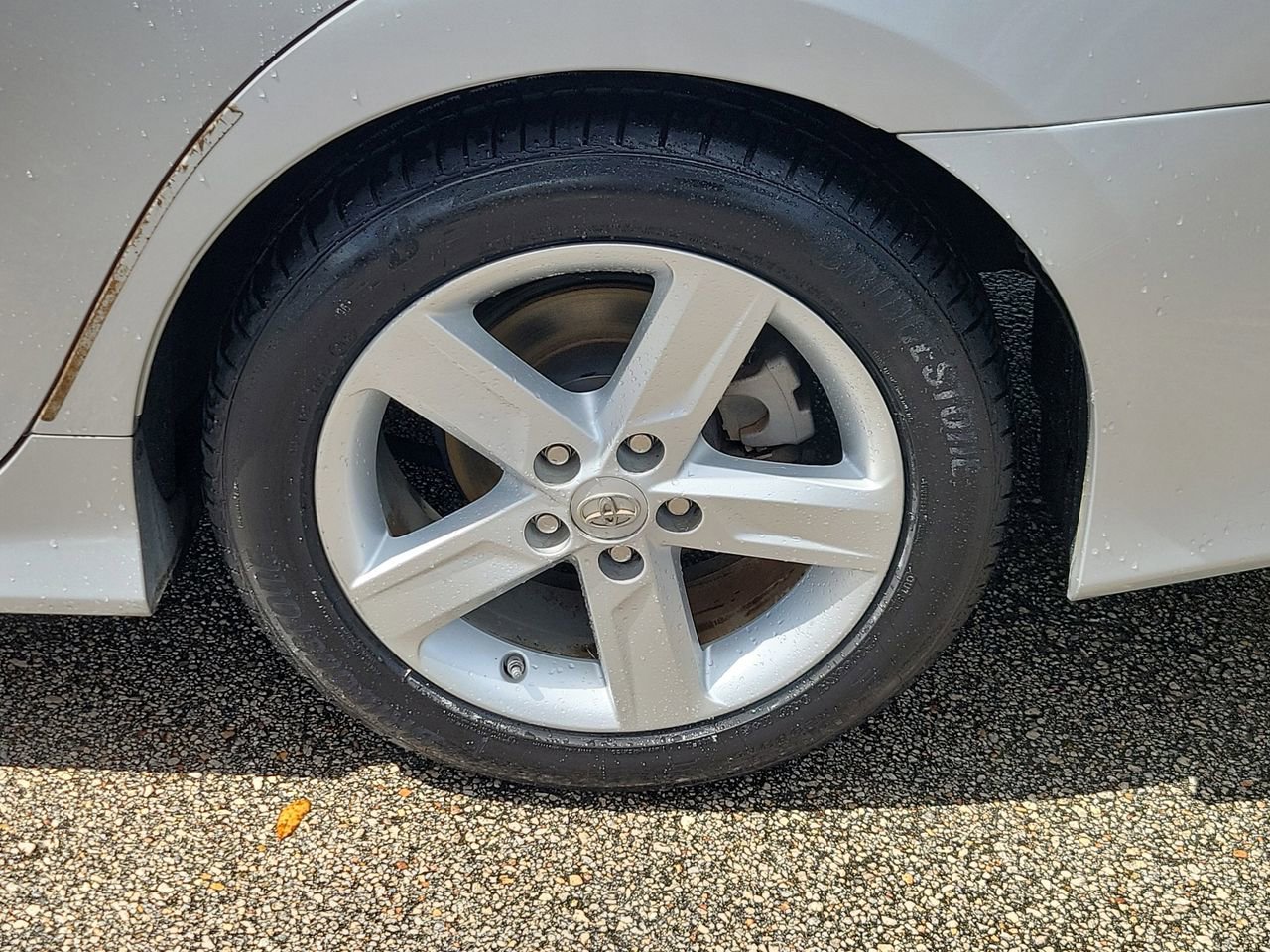 Used 2014 Toyota Camry SE w/ Fleet Convenience Package image 5