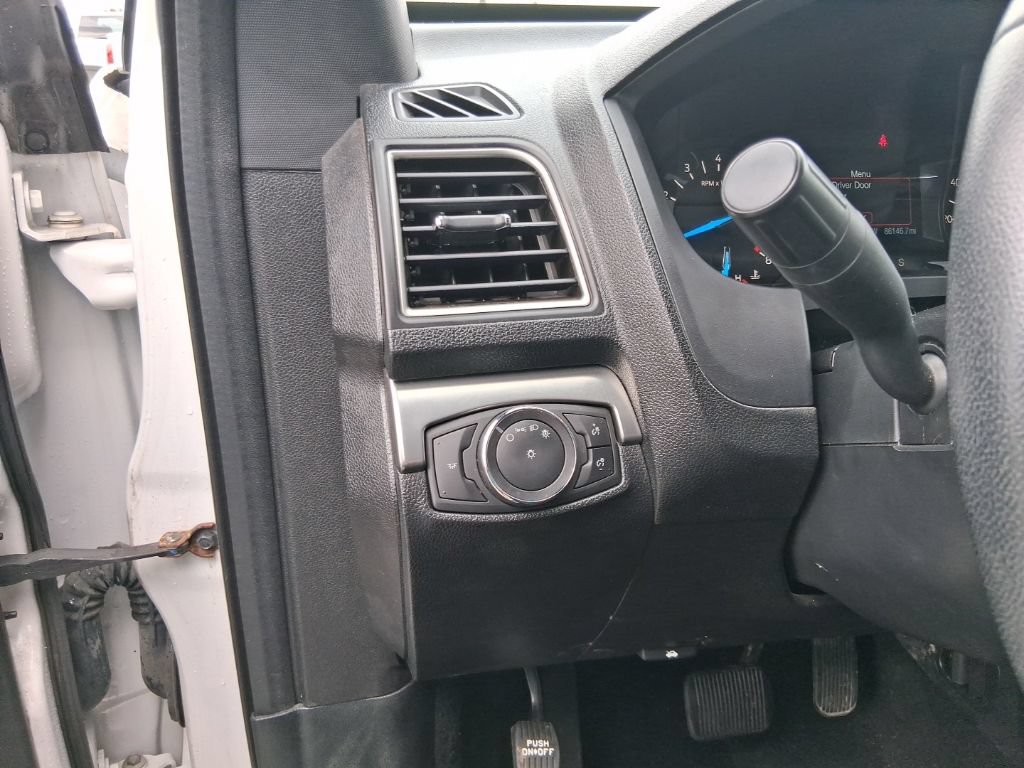 Used 2018 Ford Explorer XLT FWD image 28