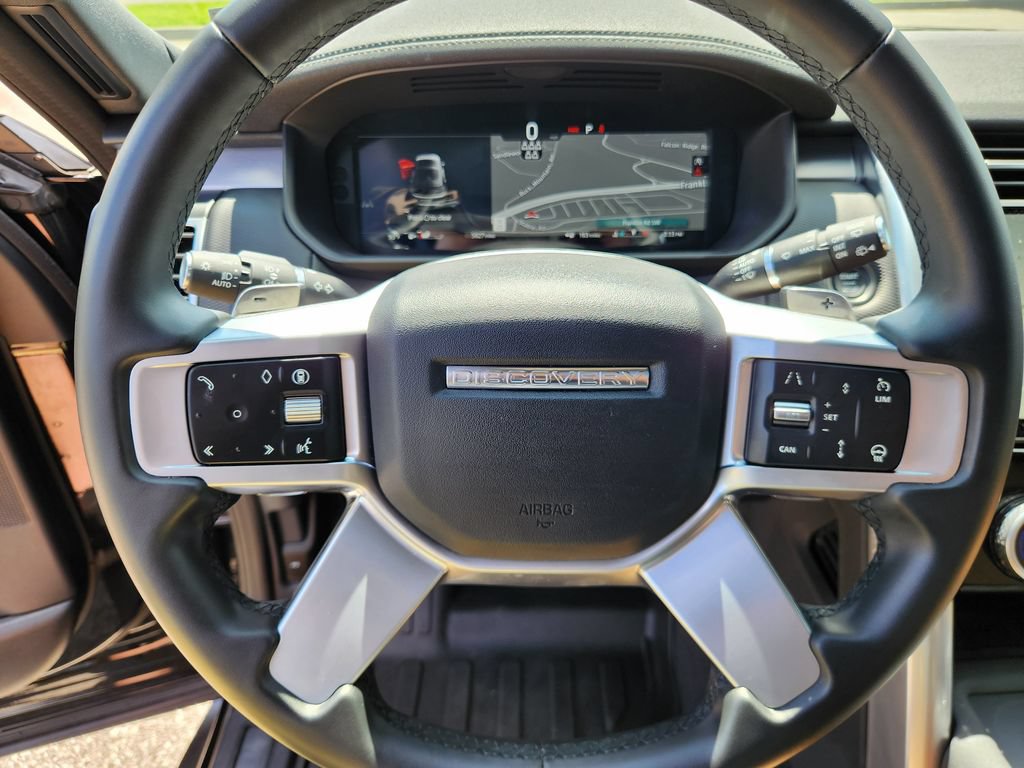 Used 2025 Land Rover Discovery Dynamic SE AWD/4WD image 22