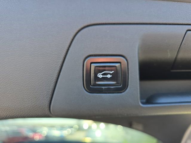 Used 2021 Buick Envision Essence w/ Sport Touring Package FWD image 12