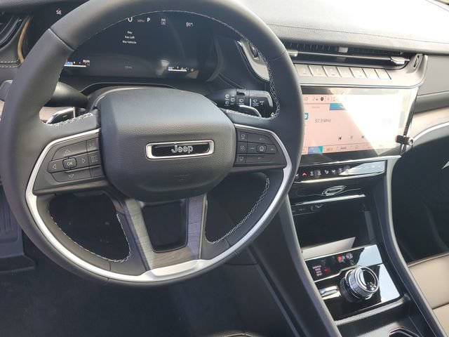New 2026 Jeep Grand Cherokee L Limited w/ Limited Altitude Package AWD/4WD image 19
