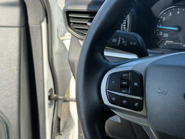Used 2022 Ford Explorer XLT image 16